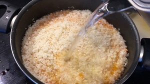 Плов с курицей в кастрюле за полчаса. #видеорецепт #быстроивкусно #гарикжарит #плов #пловскурицей