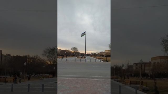 Площадь с флагом, Хива, Узбекистан. Place with a flag, Khiva, Uzbekistan.