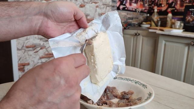 Делаю вкусную намазку  селёдочное масло ?