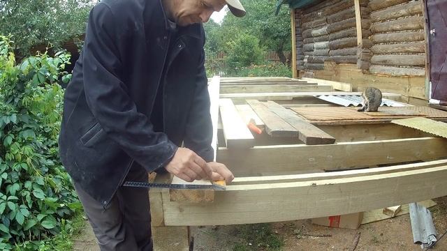 "Главная" стена вперемешку с дождями и картофелем // Пристройка к дому в деревне смотреть онлайн