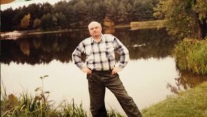 День рожденья-стихи Юрия Фенько,музыка и вокал Александр Захаров,монтаж Валентины Зубковой.mp4