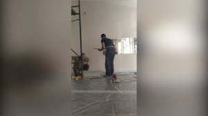 Монтаж зеркального панно