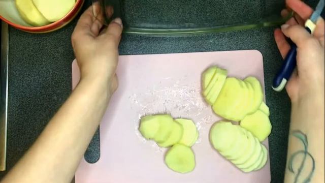 простой рецепт КАРТОШКА В ДУХОВКЕ с фаршем смотреть онлайн