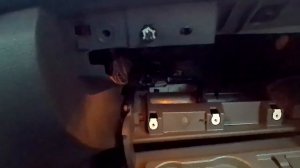 Замена лампочки в бардачке Форд Фокус 2 Рестайлинг