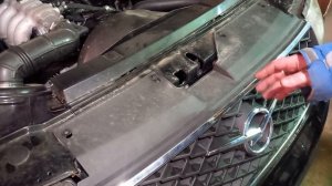 УАЗ Патриот. Как утеплить радиатор на зиму. Как снять решетку радиатора УАЗ Патриот.