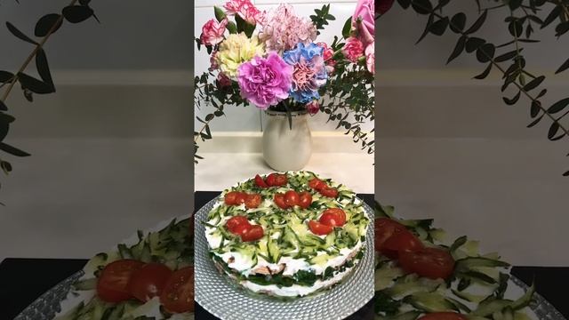 Салат «Вкусный» с тунцом, творогом и зеленью! смотреть онлайн