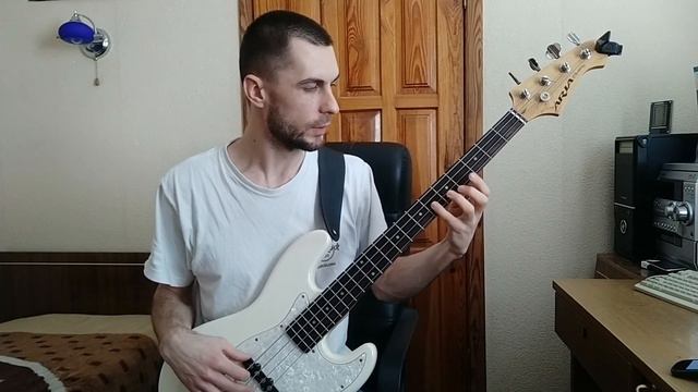 Бас гитара: Шагающий бас. Полушаговый подход. Урок 2