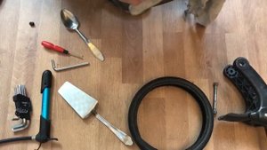 Замена покрышки и камеры переднего колеса коляски tutis zippy New