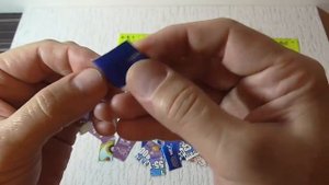 Жалюзи из скрепок и открыток.
