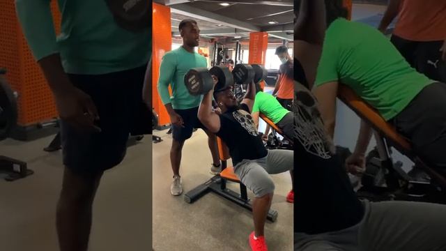 #flexlikesaji. Shoulder Dumble press 40+40 80 kg смотреть онлайн