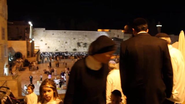 Стена Плача вечером в субботу смотреть онлайн