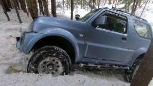 ЧТО МОЖЕТ ЯПОНСКИЙ ВНЕДОРОЖНИК в снегу. PAJERO SPORT vs SUZUKI JIMNY. Разные техники движения.