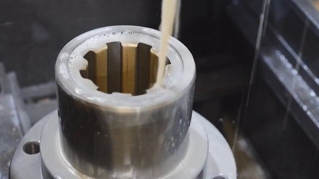 Электроэрозионное нарезание шлицев.