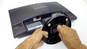 How to Remove Samsung Monitor Stand (old model)