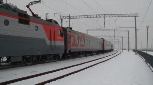 ЭП1М-698 с поездом Ростов-на-Дону — Баку