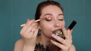 ПРАЗДНИЧНЫЙ МАКИЯЖ С ОПОЗДАНИЕМ! ВЕЧЕРНИЙ МАКИЯЖ В ЗОЛОТЫХ ОТТЕНКАХ!