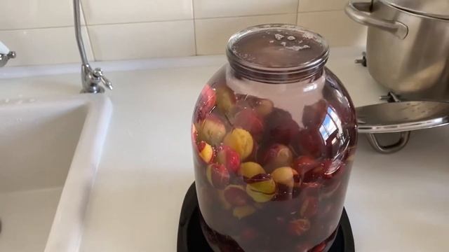 Компот который хранится в квартире всю зиму