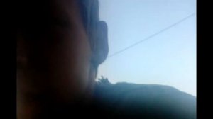 Упал телефон с второго этажа в траву.