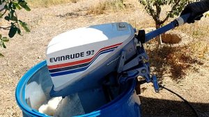 9.9HP JOHNSON / EVINRUDE OUTBOARD MOTOR TESTING