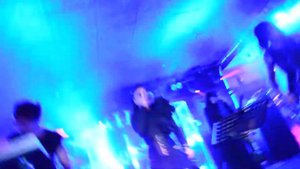 Линда   Сидите потише