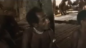 Девушка и дикари Африки