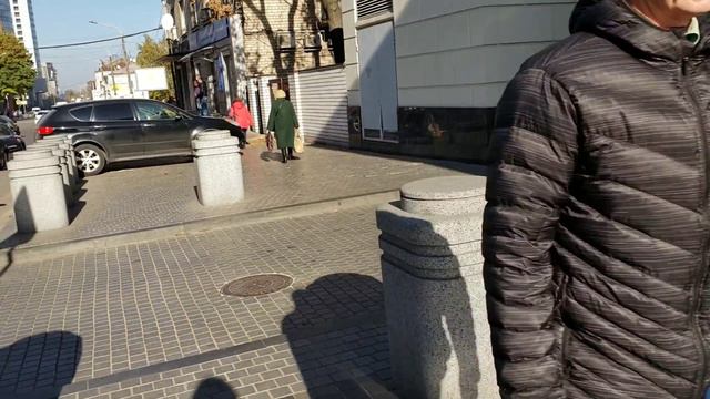 Менора.Синагога города Днепропетровска.И возмущают водители.