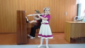 Белоусова Варвара, 7 лет (1 класс) И.Шильцева "Рондо трех поросят"