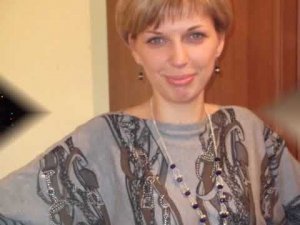 Пить с ней вино - поёт Жека