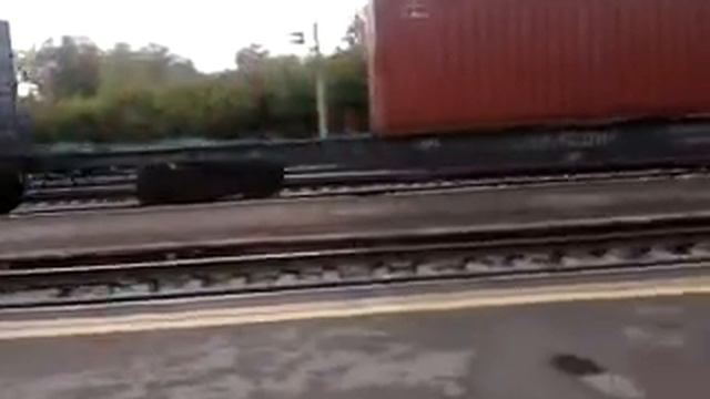 2ЭС6-012 с контейнерным поездом отправляется со ст. Ишим смотреть онлайн
