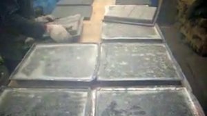 Расформовка (распалубка) тротуарной плитки из пластиковых форм