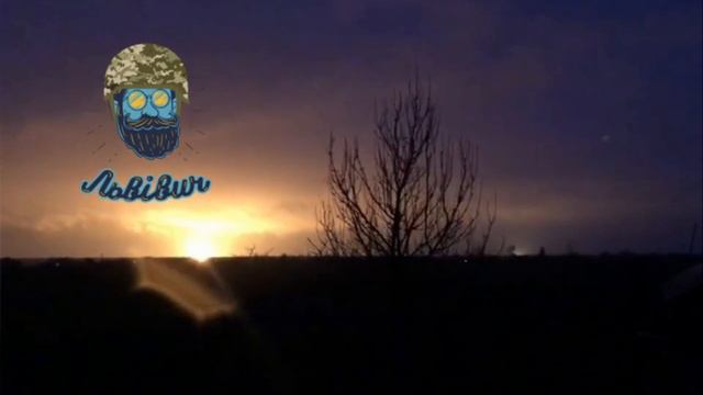 В сети публикуют видео, как утверждается, взрывов во Львовской области