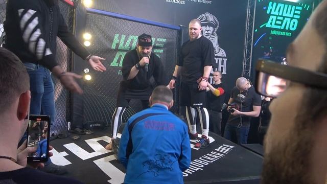 Виктор Блуд предложил  гирю 72 кг. Вдруг кто-то поднимет. смотреть онлайн