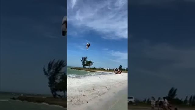 👏👏 Rider (Pedro Matos) #kitesurf, #kitesurfing2021, #allyouneedtrips, #kitetrips, #kite2fly, #Short