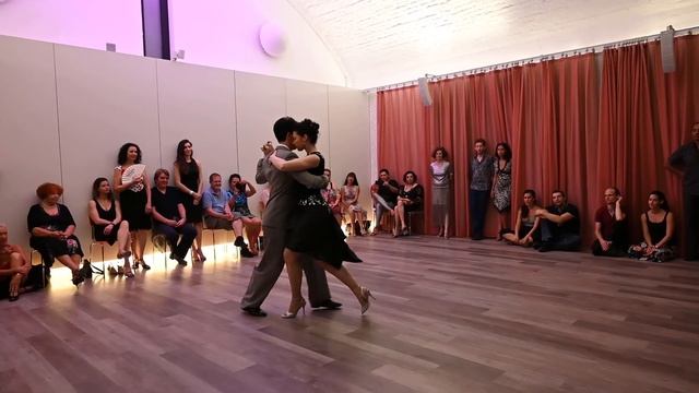 Maria Casán & Pablo Ávila: "Qué te importa que te llore" @ El canal tango club смотреть онлайн
