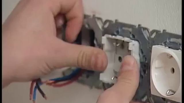 Простой монтаж розеток и выключателей Unica Schneider-Electric