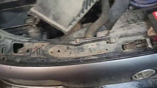 Как поменять воздушный фильтр на Пассате Б 3. смотреть онлайн