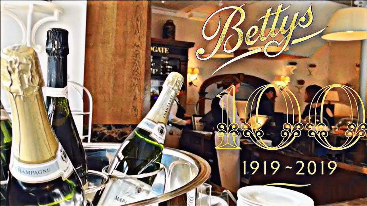 Традиционное Английское Чаепитие в Имперской Комнате Bettys