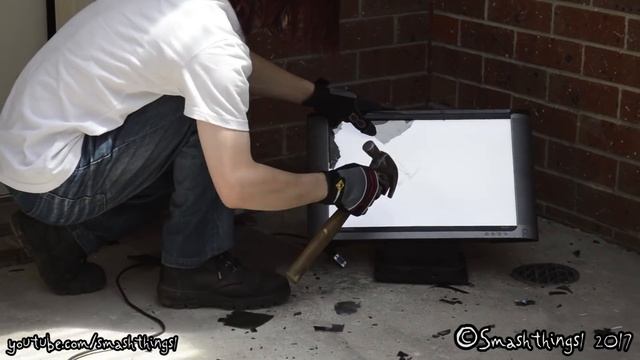 Smashing a Compaq WF1907 19" LCD Monitor смотреть онлайн