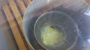 Борьба с восковой молью при помощи серы