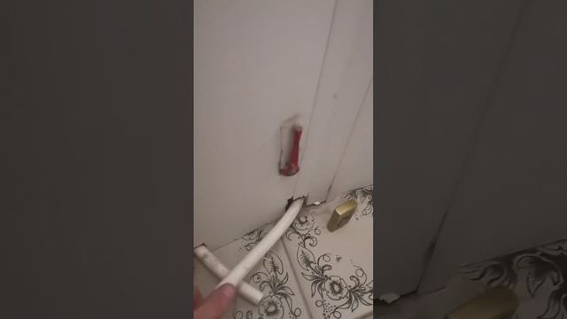 УЖАСНЫЙ РЕМОНТ ВАННОЙ))) Как не нужно делать ремонт!