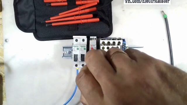 Shtok: динамометрическая рукоятка и сменные отвертки смотреть онлайн