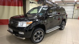 TOYOTA LAND CRUISER 200 - Оклейка Пленкой за 200 000 рублей