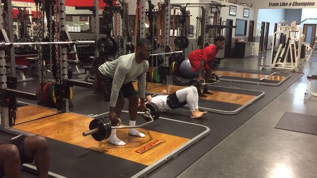 NFL TRAINING!!! Eccentric Isometric Trap Bar RDL's and Power Shrug Circuit смотреть онлайн