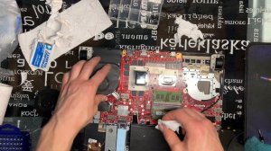 Разборка ноутбука ASUS ROG STRIX G512 Чистка замена термопасты