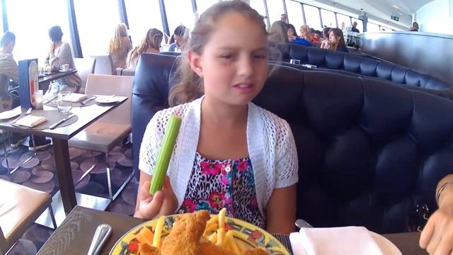 Канада. Торонто. CN Tower. смотреть онлайн