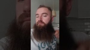 Почему когда расчесываешь бороду, трудно остановиться? Может кто знает?