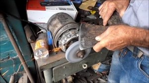 Как наточить топор за 2 минуты? Совет старого шахтера.  How to sharpen an ax in 2 minutes?