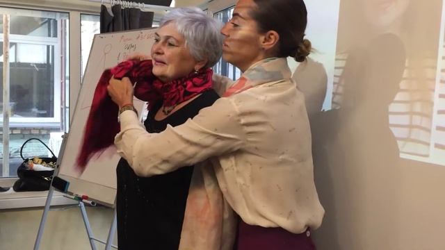 КАК выбирать цвет шарфа? КАК подбирать цвет шарфа в возрасте 50+? смотреть онлайн