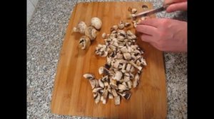Сливочная подлива с курицей и грибами