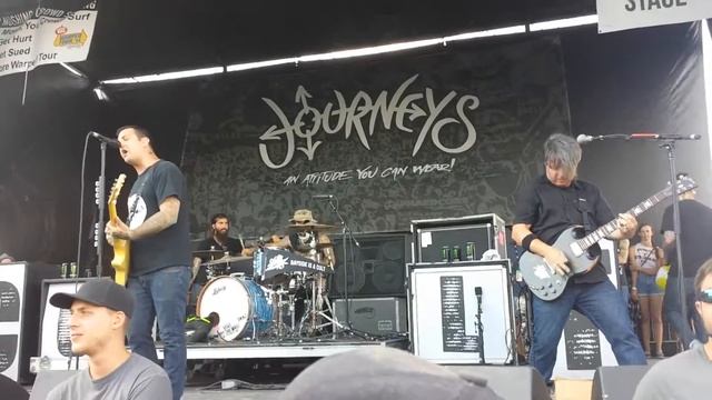 Bayside - Linoleum NOFX cover  Montreal Vans Warped Tour 2014